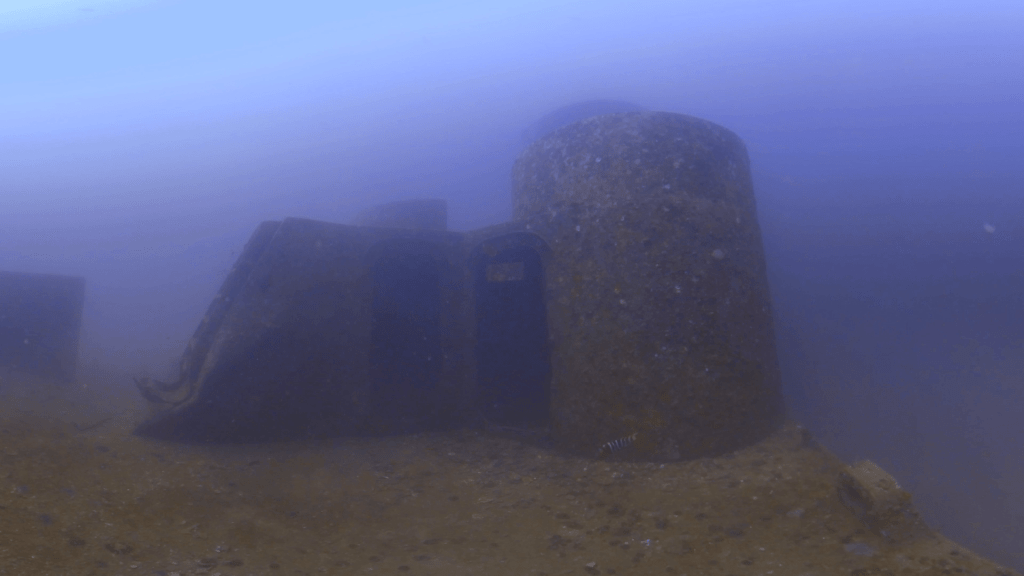 WWII Wreck: Deck Detail