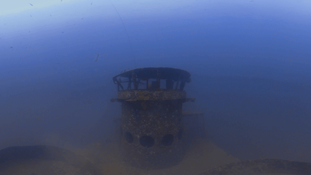 WWII Wreck: Pilot House Ascent